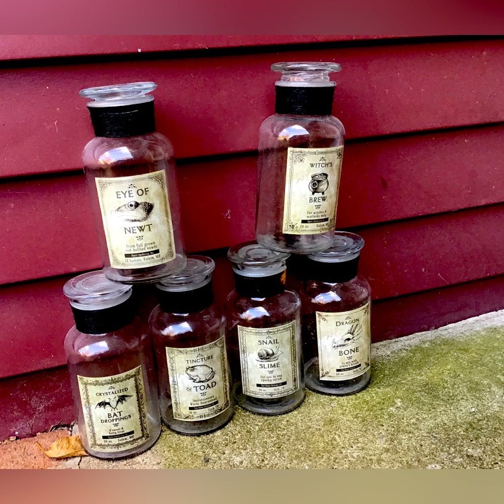 New Vintage Rare Exclusive Halloween Display Six Bottles in Set.